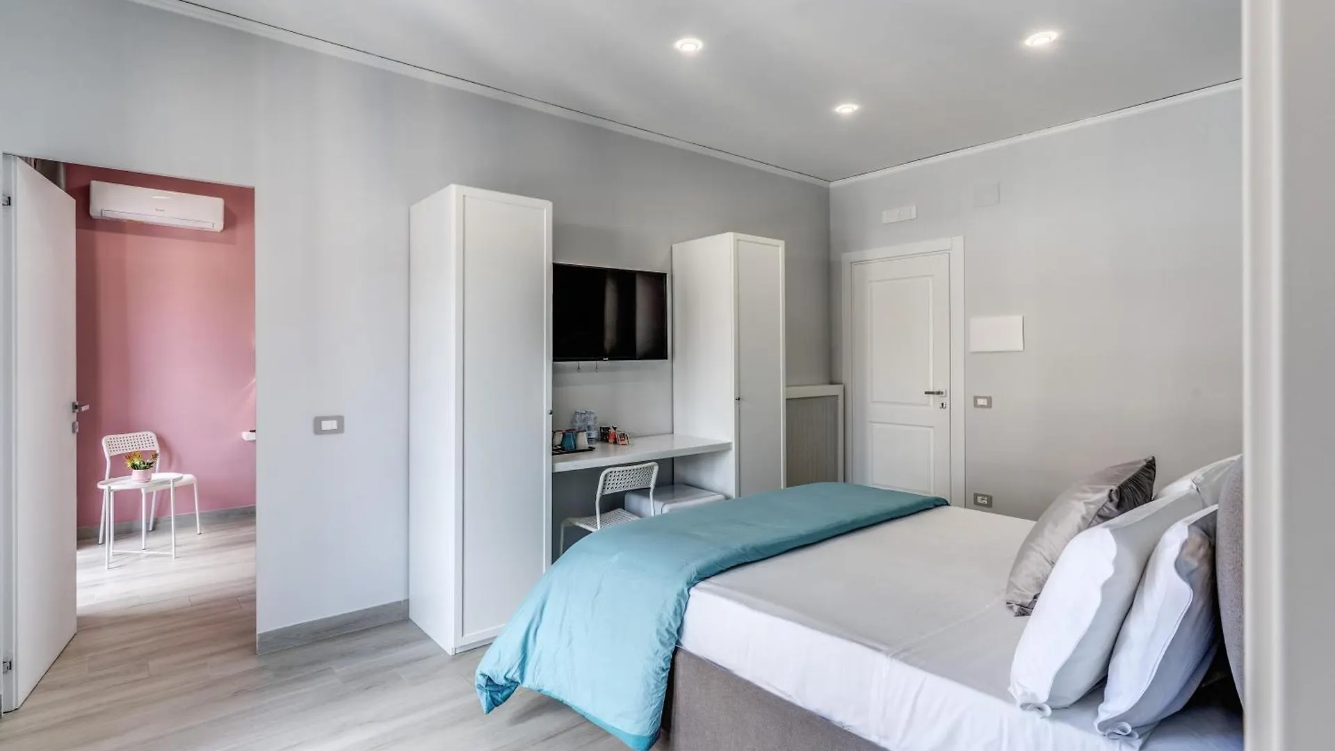 Marmolo Room Naples 0*,  Italy