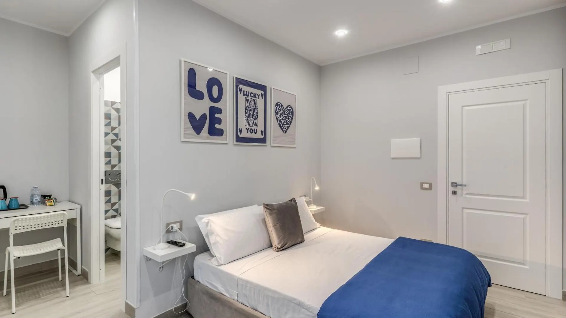 Marmolo Room Naples 0*,  Italy