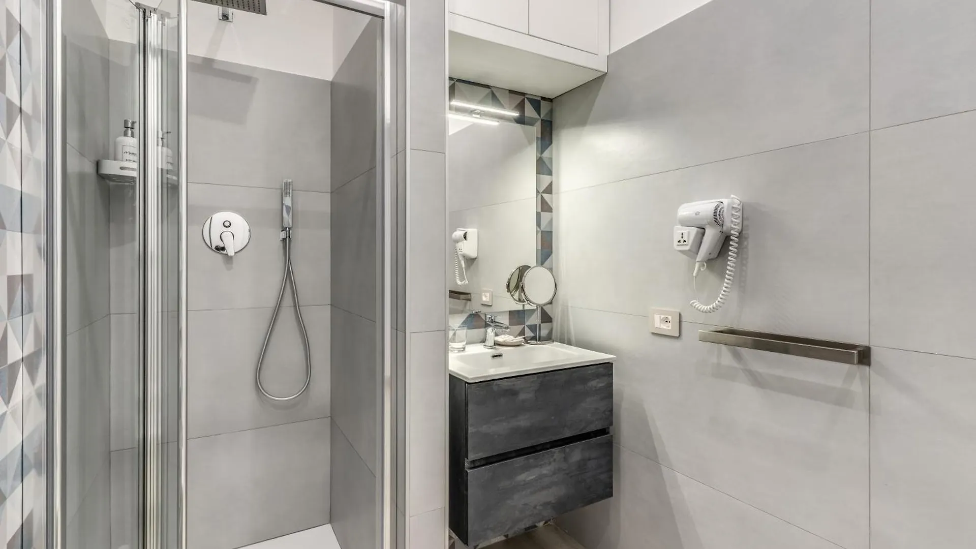 Marmolo Room نابولي 0*,
